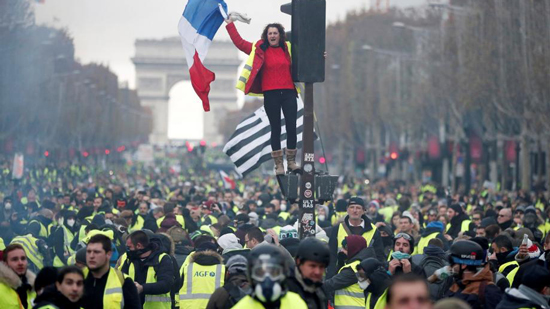 احتجاجات بباريس بسبب مشروع قانون البيئة