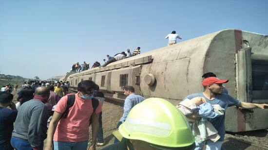 الصور الأولى لحادث قطار بنها