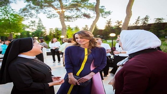 الملكة رانيا زوجة العاهل الاردني تقدّم التهاني بعيد الميلاد المجيد