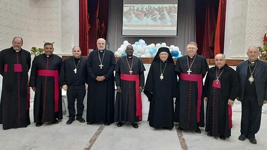 بطريرك الروم الكاثوليك يشارك مطارنة الكنيسة الكاثوليكية بمصر لقاء المحبة الأخوية