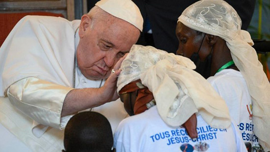 البابا فرنسيس يلتقي ضحايا العنف في شرق الكونغو